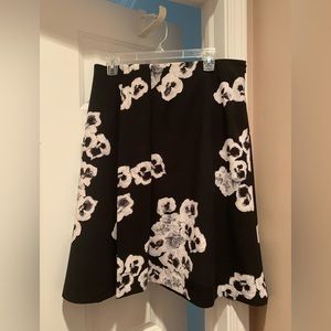 Ellen Tracy A-Line Skirt with Accent Plat - Like New!!